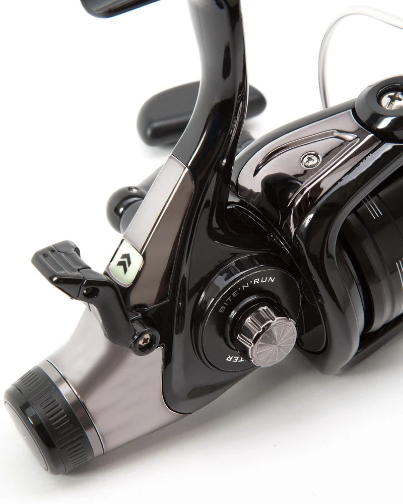daiwa black widow br reel 5000a NEW 5000 BITE N RUN FISHING BWBR5000A Sports & Outdoors suited for float fishing or for use with a light deadbait rod Carp Fishing Black Widow 5500a